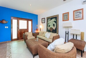 アパートメント 2 ベッドルーム プールビュー | 2 室のベッドルーム、セーフティボックス (室内)、客室ごとに異なる装飾、客室ごとに異なるインテリア