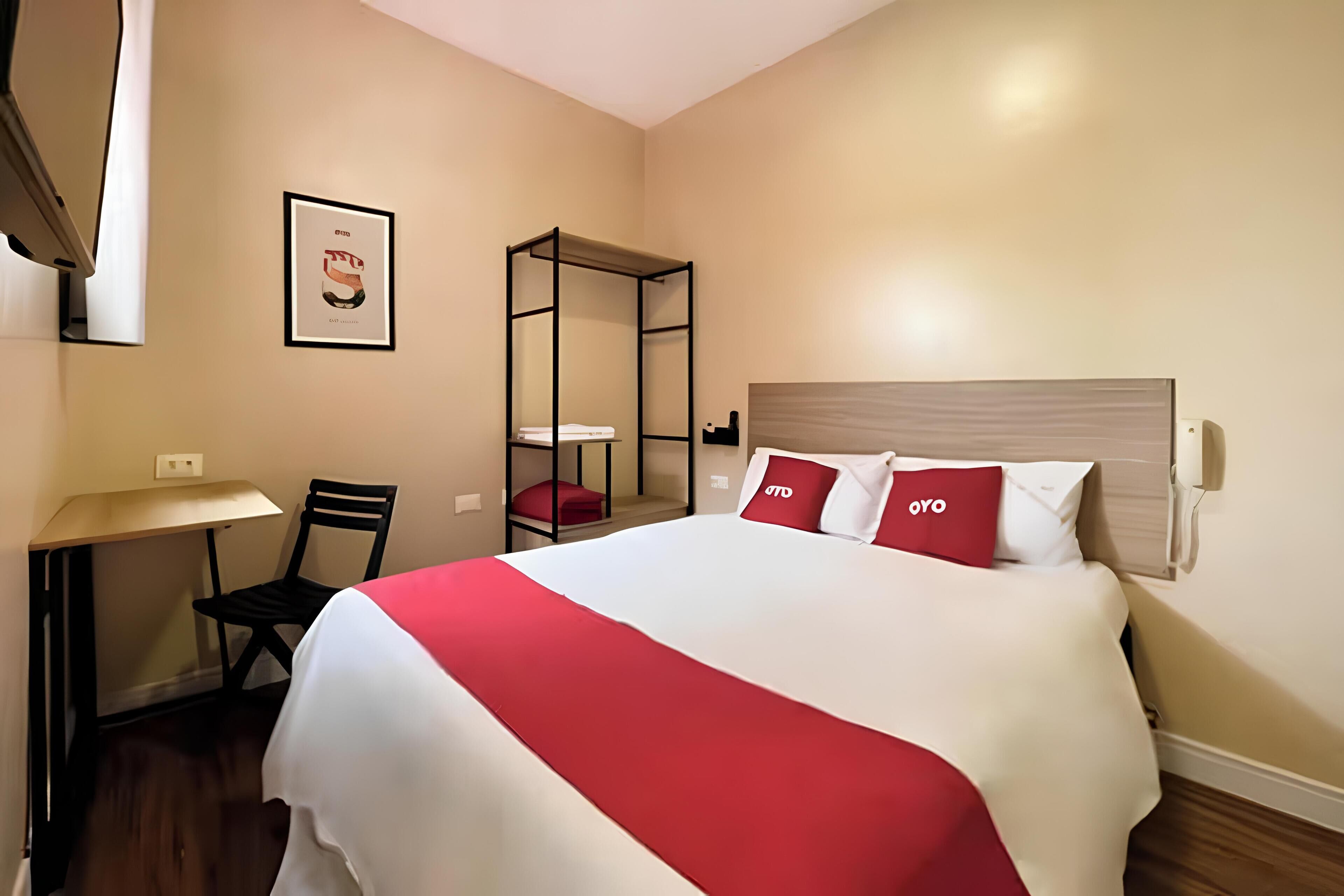 Superior Double Room | Soundproofing, iron/ironing board, free WiFi, bed sheets