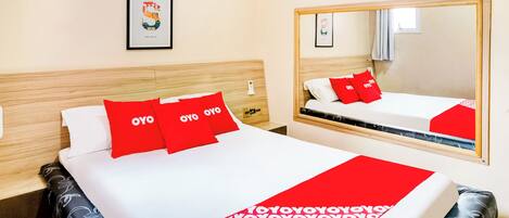 Superior Double Room | Soundproofing, iron/ironing board, free WiFi, bed sheets