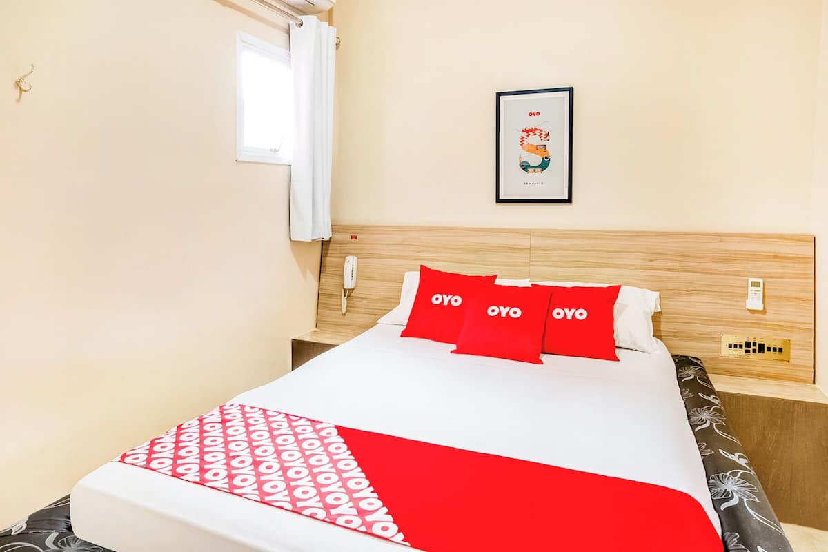 Sistema de insonorización, tabla de planchar con plancha y wifi gratis