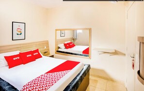 Double Room | Soundproofing, iron/ironing board, free WiFi, bed sheets - OYO Hotel Itarantim, São Paulo (São Paulo)