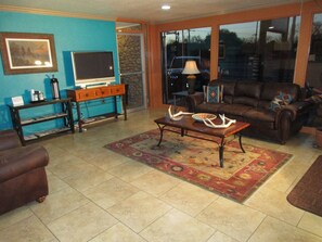 Lobby sitting area - San Angelo Lodge (San Angelo)