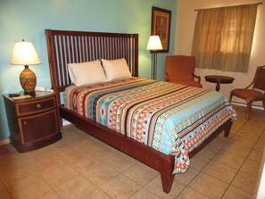 Premium bedding, desk, blackout curtains, free WiFi - San Angelo Lodge (San Angelo)
