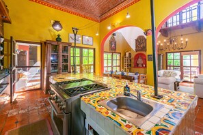 Deluxe Villa, 1 King Bed, Ocean View, Beachside | Private kitchen - Jardin del Mar (La Cruz de Huanacaxtle)