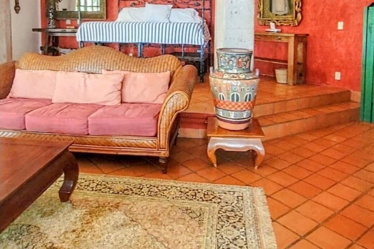 Biệt thự Deluxe, 1 giường cỡ king, quang cảnh biển, cạnh bãi biển | Bộ đồ giường cao cấp, nệm có lớp đệm bông, bàn ủi/dụng cụ ủi quần áo 