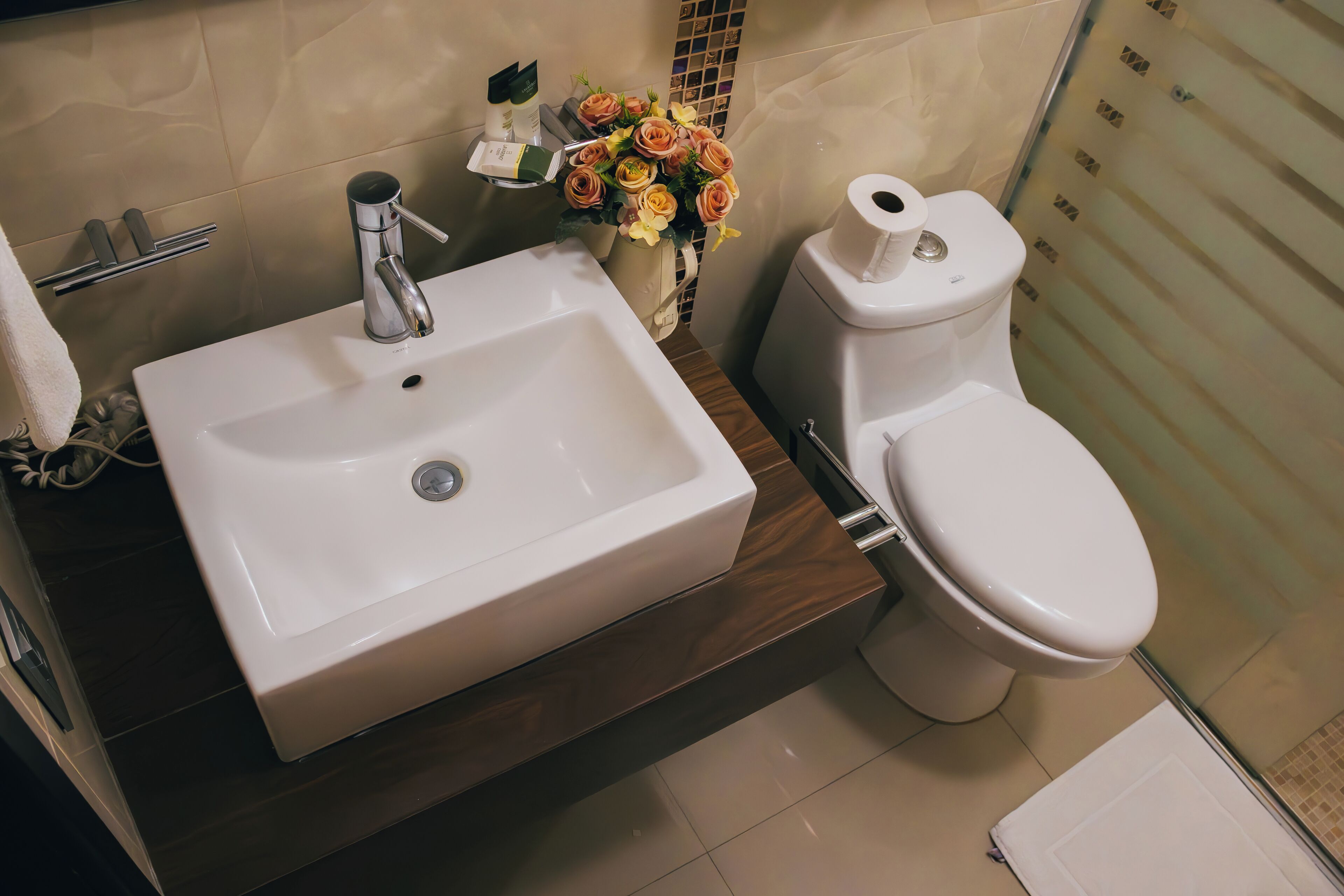 luxury double room | bathroom | shower, free toiletries, hair dryer, bathrobes