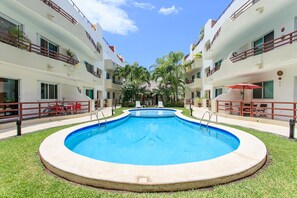 Outdoor pool - Margaritas 312A by Riviera Rentals (Playa del Carmen)