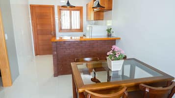 Rumah Keluarga, 2 kamar tidur, dapur, lantai dasar | Makan di kamar