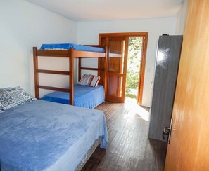 Family House, 2 Bedrooms, Kitchen, Ground Floor | 2 bedrooms, free WiFi, bed sheets - Residencial de Luxe Ouro 01 (Canela)