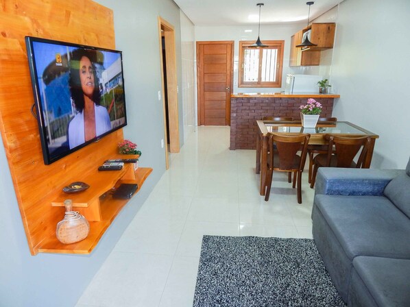 Family House, 2 Bedrooms, Kitchen, Ground Floor | Living room | Flat-screen TV - Residencial de Luxe Ouro 01 (Canela)