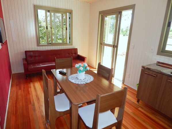 Exclusive House, 2 Bedrooms | In-room dining