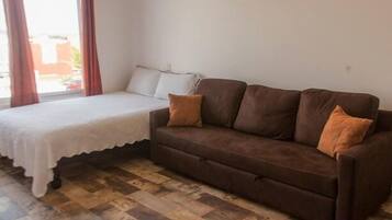 Family House, 4 Bedrooms | 1 bedroom, iron/ironing board, cribs/infant beds, free WiFi