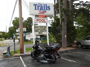 Free self parking - The Trails Inn (Eureka Springs)