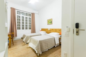 Quarto casal ou duplo superluxo | Frigobar, cofres nos quartos, escrivaninha, cortinas blackout