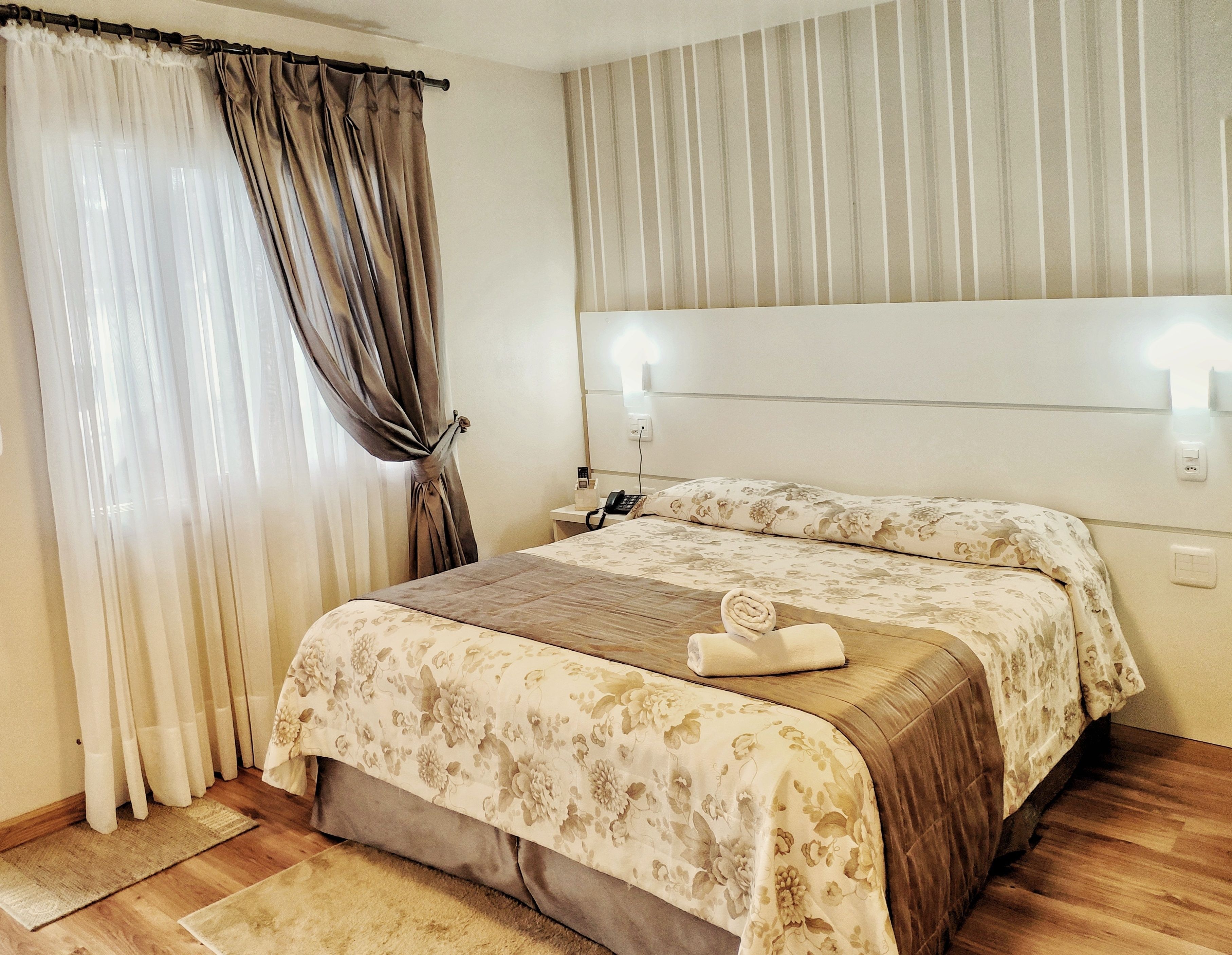 Double Chalet | Minibar, desk, blackout curtains, free WiFi