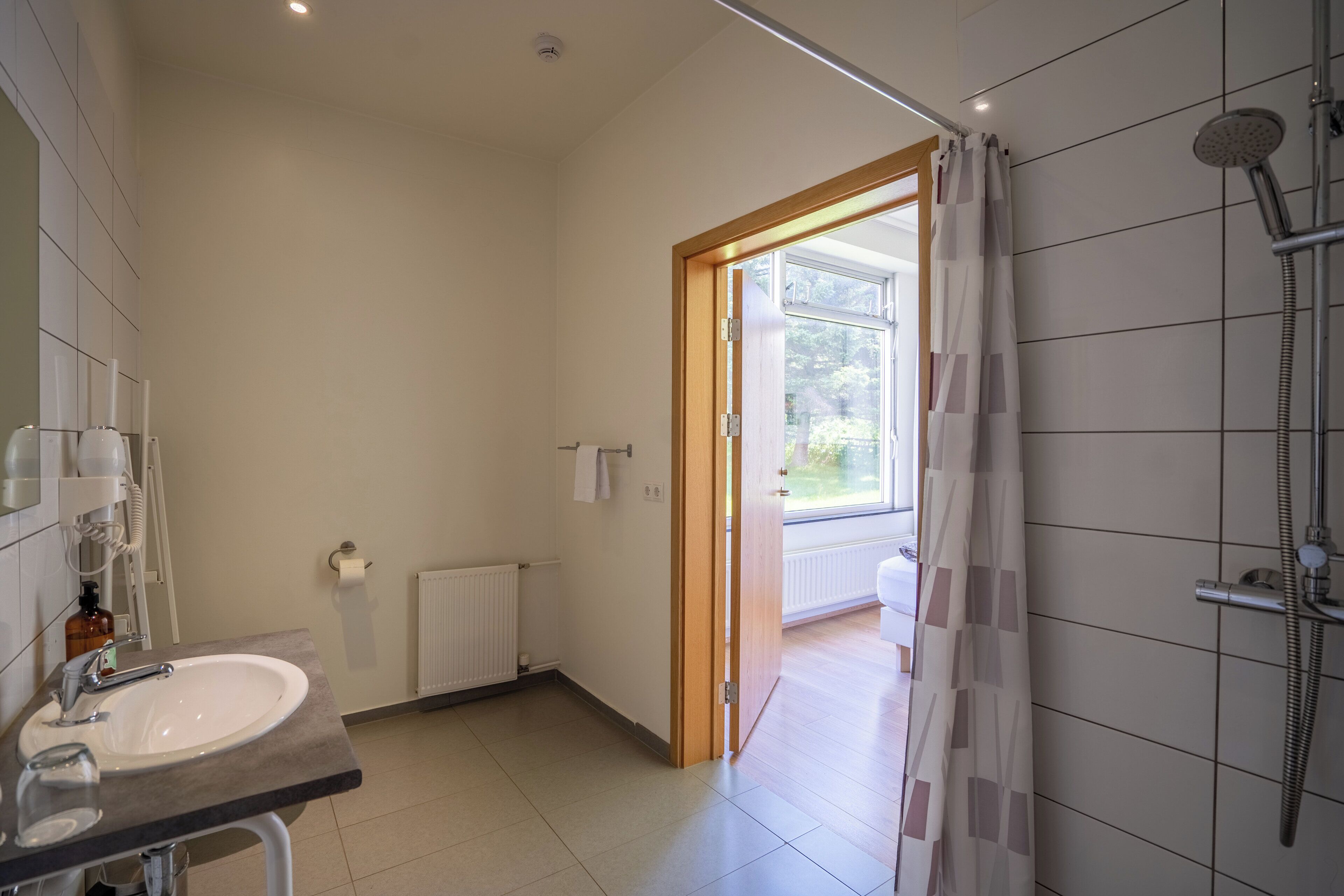 double or twin room, mobility accessible | accessible bathroom