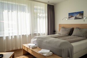 Family Room | Blackout drapes, soundproofing, iron/ironing board, rollaway beds