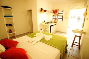 Desk, blackout curtains, iron/ironing board, free WiFi - Maya Vacanze Playa Aventura (Playa del Carmen)
