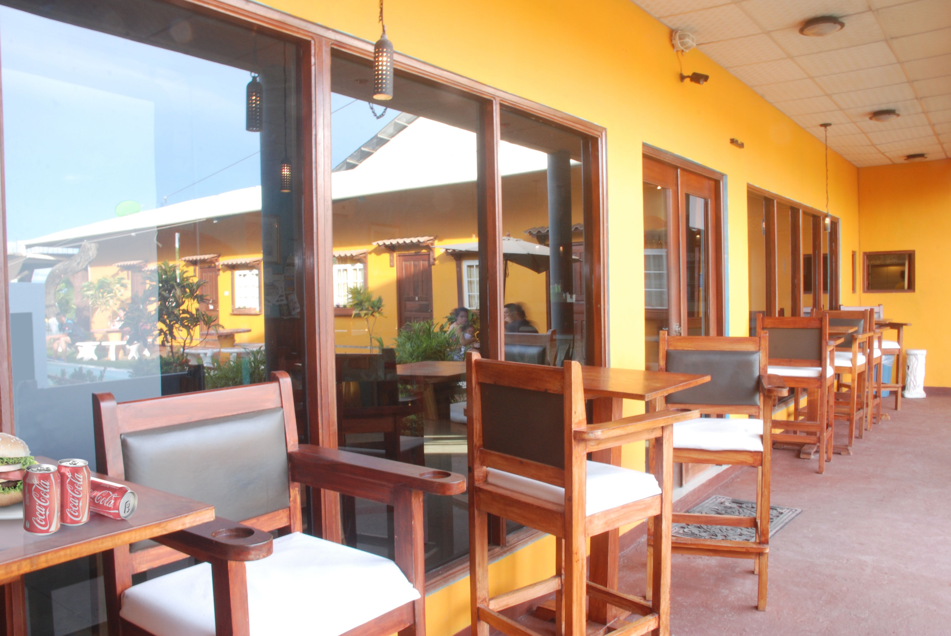 Tempat makan luar
