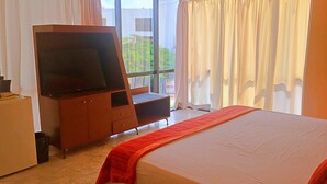 豪華套房, 城市景觀 | 客房內保險箱、熨斗/熨衣板、免費無線上網