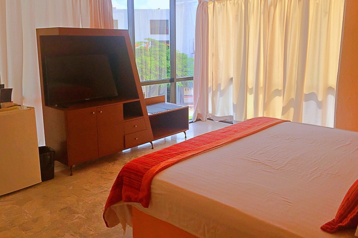 In-room safe, iron/ironing board, free WiFi
