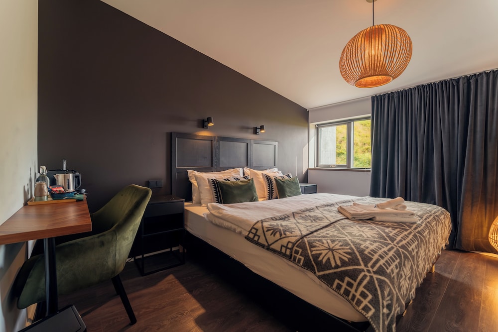 Farmhouse Lodge by null