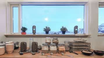 Morgenmadsbuffet hver dag (17 EUR pr. person)