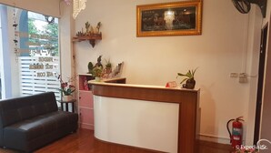 Quầy tiếp tân