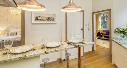 Stunning 2 bed apartment in Richmond with free off-street parking