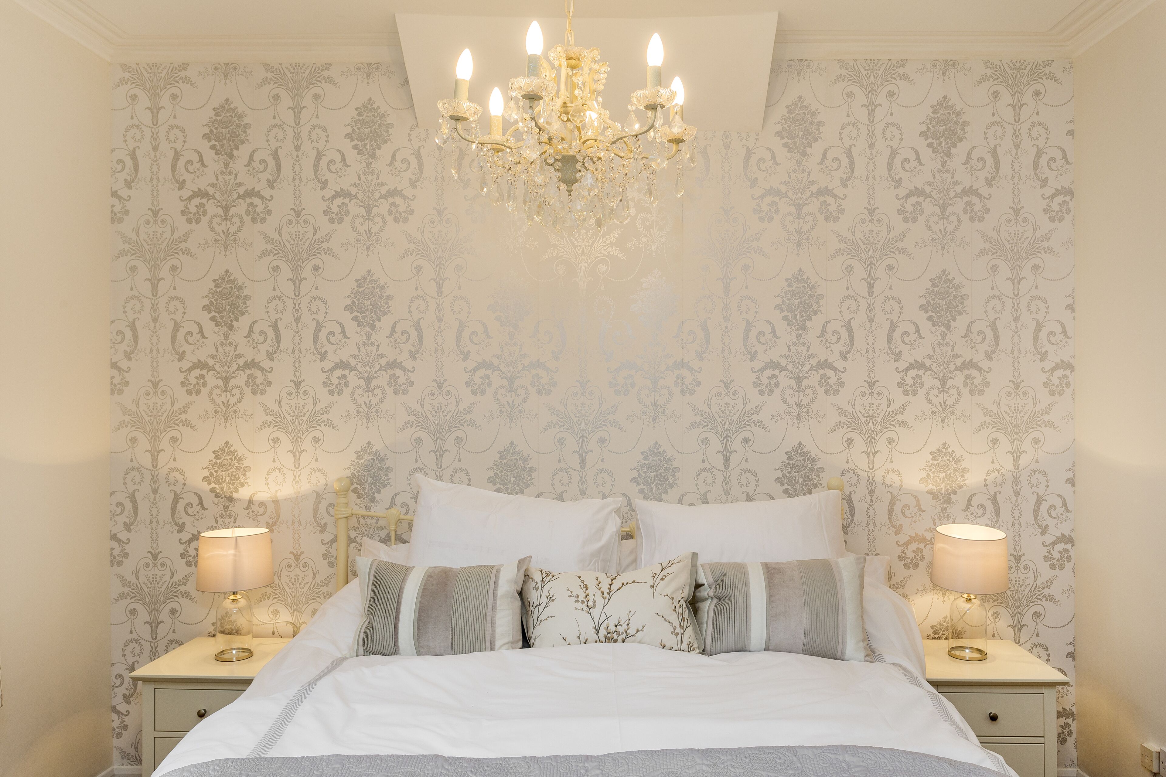 2 室のベッドルーム、デスク、アイロン / アイロン台、WiFi (無料)