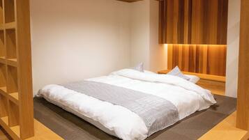 Suite with Private Open-air Bath 80sqm | Bathroom | Free toiletries, hair dryer, slippers, bidet