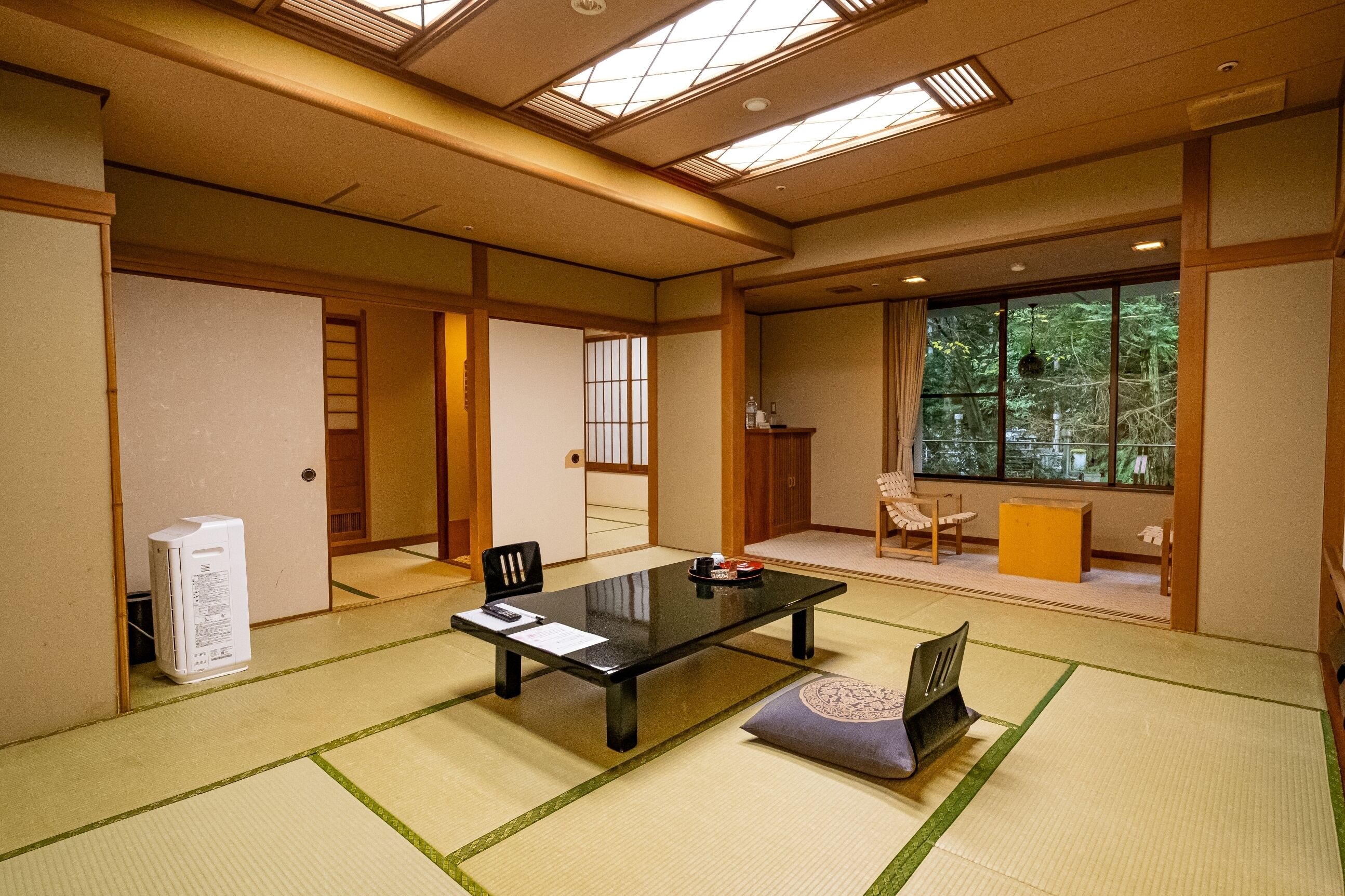 Deluxe Japanese Style Room | Minibar, in-room safe, desk, free WiFi