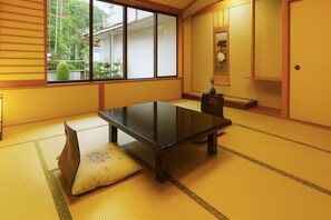 Standard Japanese Style Room | Minibar, in-room safe, desk, free WiFi
