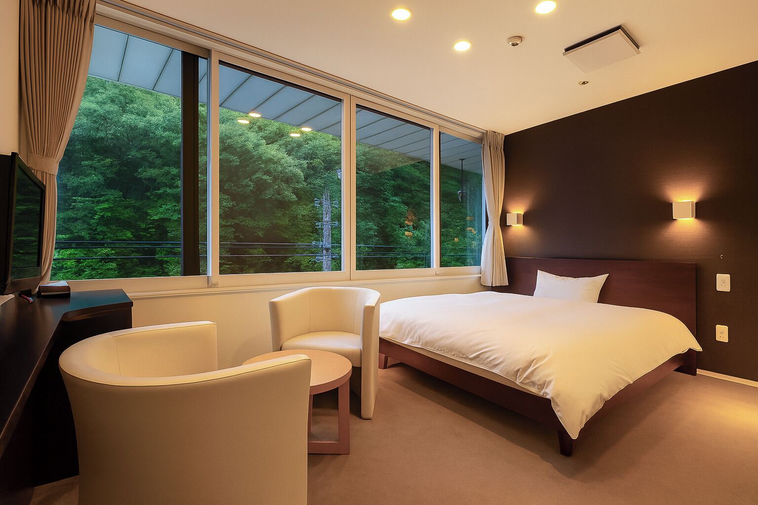 Western Style Double Room with Private Bath Room | Minibar, in-room safe, desk, free WiFi