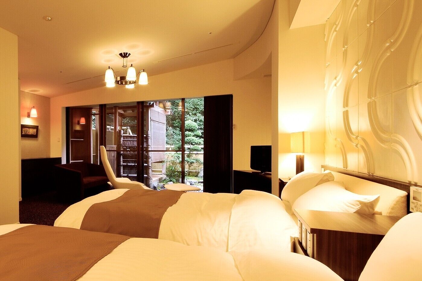 Western Style Twin Room with Open Air Bath | Minibar, in-room safe, desk, free WiFi
