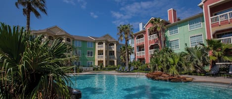 Outdoor pool, a heated pool