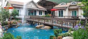 Yangsan Poonghodae Pension