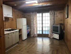 Room (Rosemary) | Interior