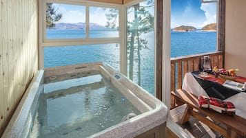 Room (E Miconos) | Private spa tub
