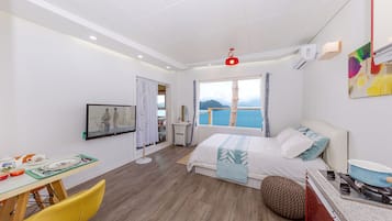 Room (J Cafri) | Individually decorated, individually furnished, free WiFi