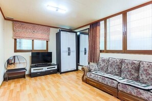 101 Room | Living area