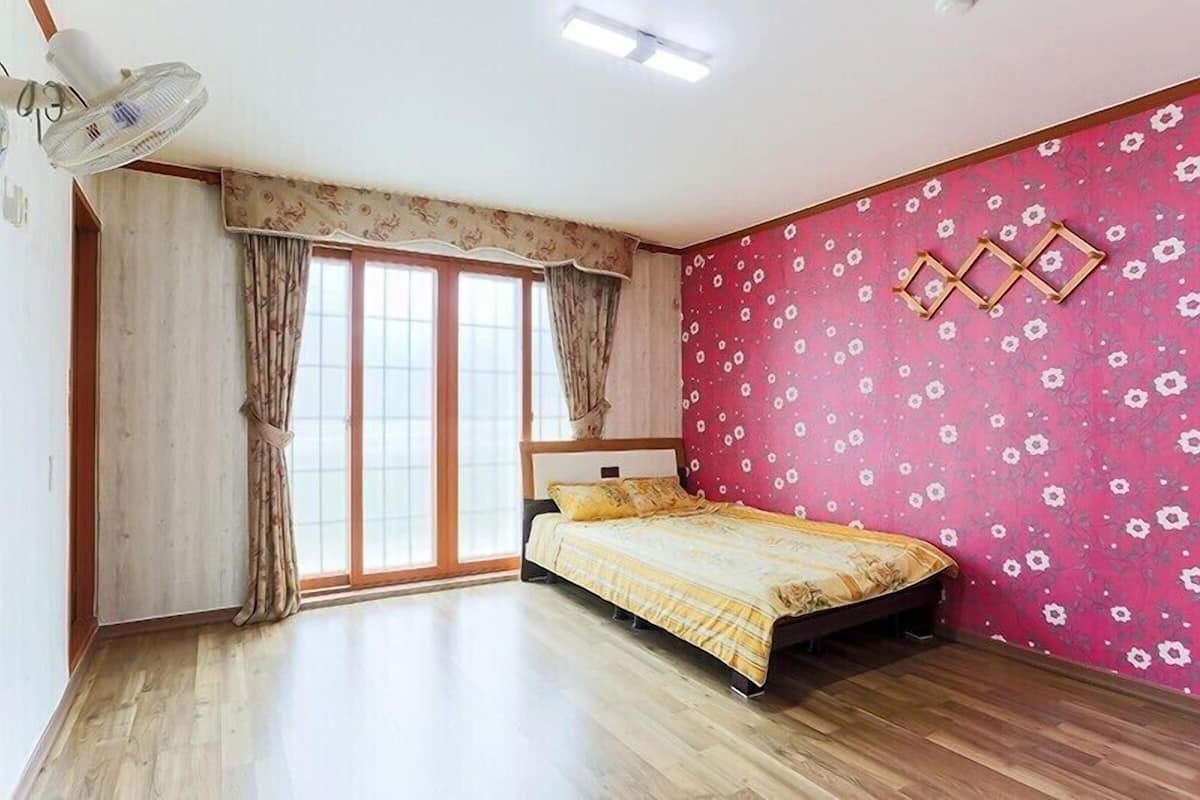 Chambre (303)