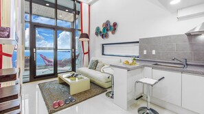 A203 | Private kitchenette | Fridge, microwave, stovetop, electric kettle - Buan Heights Pension (Buan)