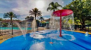 Piscine extérieure, piscine chauffée
