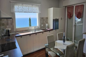 Refrigerador, horno, parrilla de estufa y lavavajillas