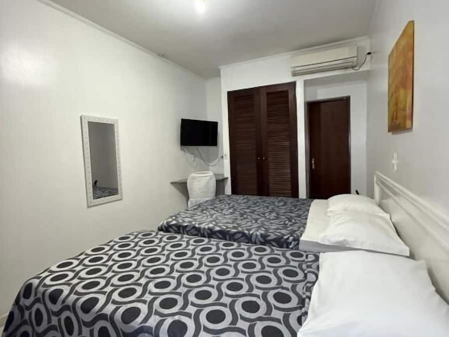 Family Room | Minibar, free WiFi