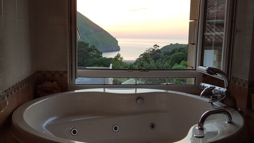 Appartement avec jacuzzi et terrasse à plage de Sonabia. Vue mer et montagne.