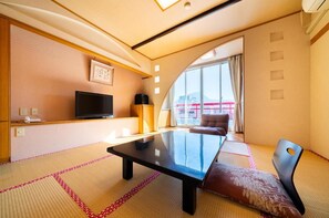 客房内保险箱、免费 WiFi