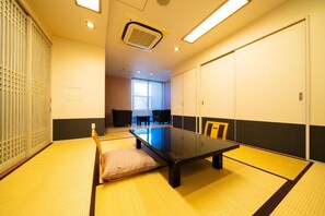 客房内保险箱、免费 WiFi