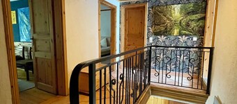 Feriehus med 12 senger i et rolig skogsområde